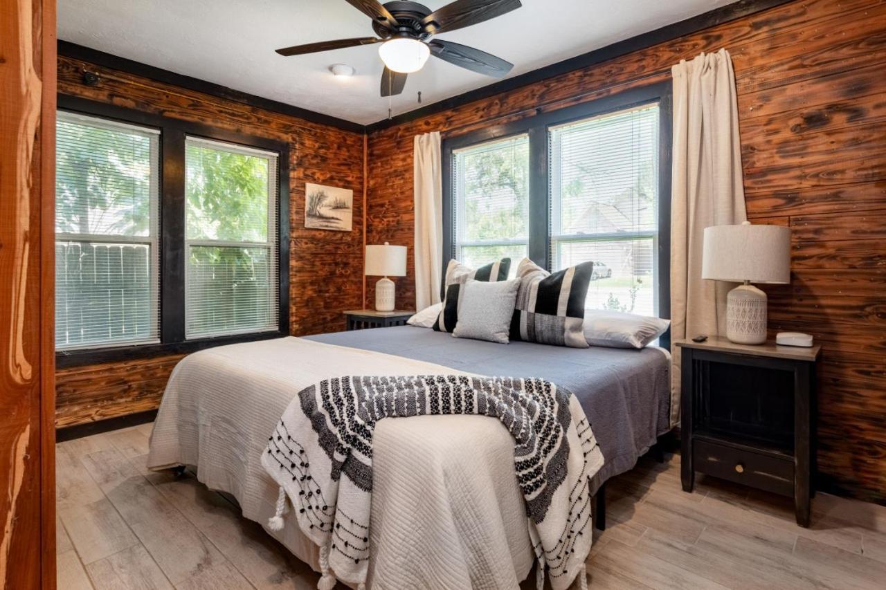 Ol Sarge Retreat Outdoor Amenities Cozy Charm Villa Bryan Exterior photo