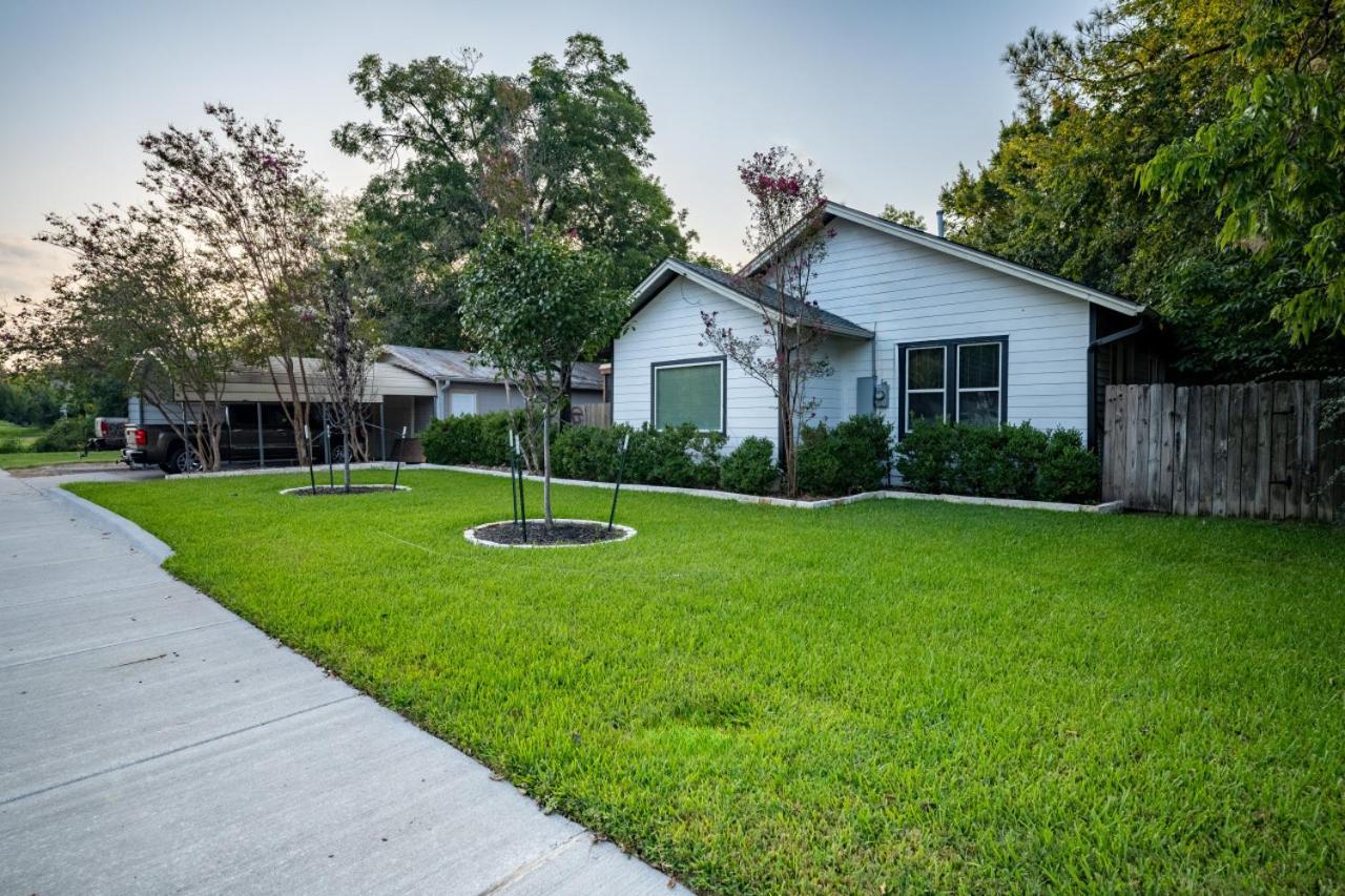 Ol Sarge Retreat Outdoor Amenities Cozy Charm Villa Bryan Exterior photo