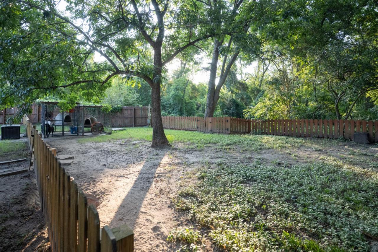 Ol Sarge Retreat Outdoor Amenities Cozy Charm Villa Bryan Exterior photo