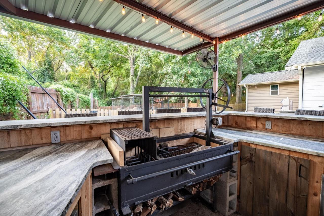 Ol Sarge Retreat Outdoor Amenities Cozy Charm Villa Bryan Exterior photo