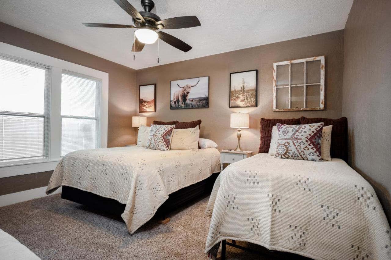 Ol Sarge Retreat Outdoor Amenities Cozy Charm Villa Bryan Exterior photo