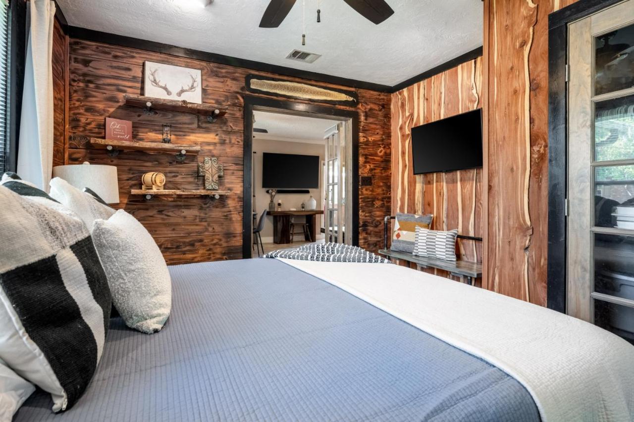 Ol Sarge Retreat Outdoor Amenities Cozy Charm Villa Bryan Exterior photo